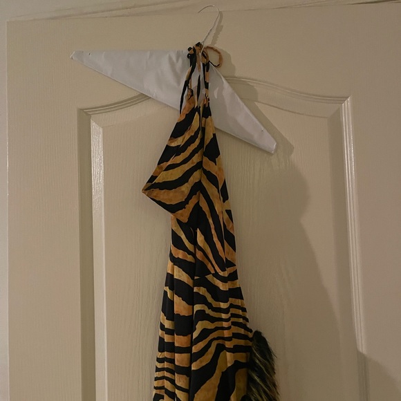 Fashion Nova Fur trim dress - Picture 8 of 8